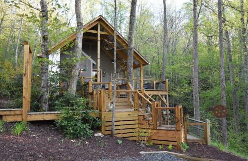West Jefferson Casa | Sweetwater Cottage - Private Cottage Tucked in the Woods - WJ & Boone - River Access