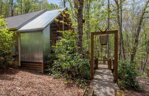 West Jefferson Casa | Sweetwater Cottage - Private Cottage Tucked in the Woods - WJ & Boone - River Access