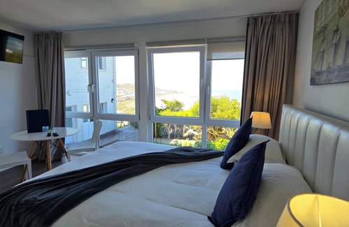 Yzerfontein Casa | Swept Away Guest House