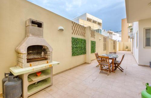Tal-Ibrag Apartamento | Swieqi 3 bedroom with Patio