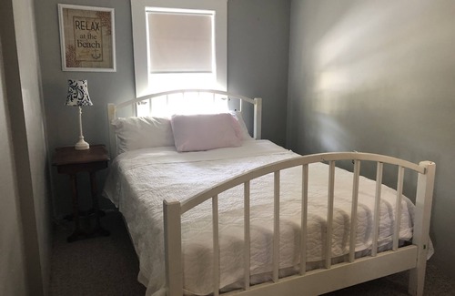Wareham Center Casa | Swift Beach-beach house sleeps 8 Walking distance to the beach Wareham, MA