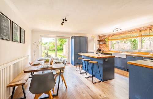 Norwich Casa | Swift Host | 3 Bed | Outskirts of Norwich | Parking | Garden