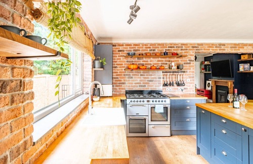 Norwich Casa | Swift Host | 3 Bed | Outskirts of Norwich | Parking | Garden