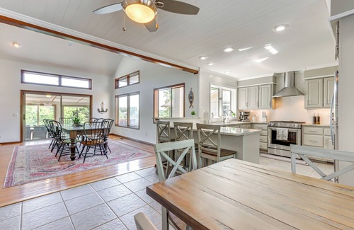 Bella Vista Casa | Swim & Boat Docks: Lakefront Gem in Bella Vista!