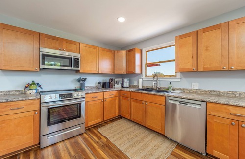 Harpswell Casa | Swim, Kayak & Relax in Coastal Comfort from this Charming, Pet-Friendly Home
