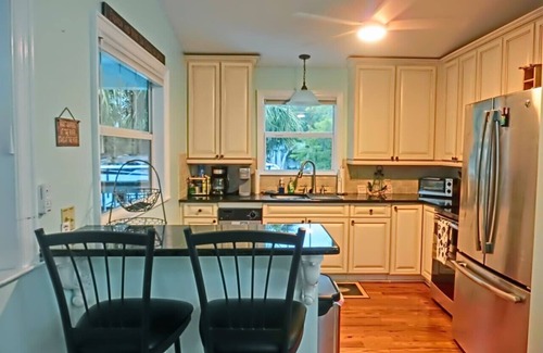 Weeki Wachee Gardens Casa | Swim Mat, Kayaks, Fire Pit! PET FRIENDLY - Sunfish Cove - Weeki Wachee River