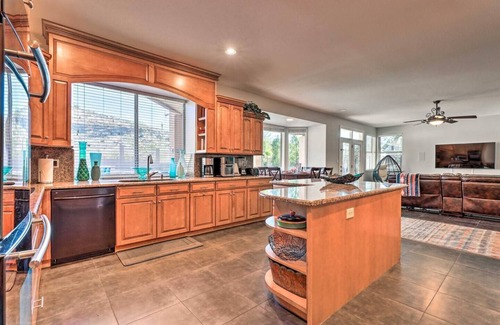 Foothills Casa | Swim-Putt-Play! 5-BRs of Family Fun | Heated Pool | Pool Table | Foosball | More