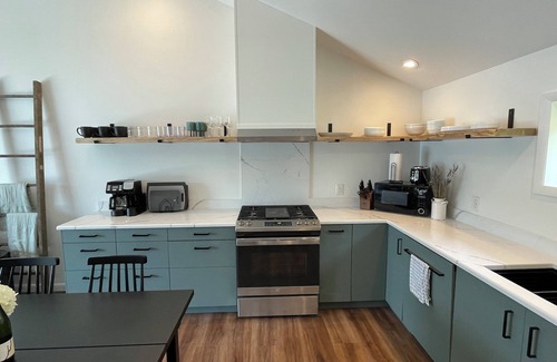 Dundee Casa | Swim, Sip, and Stay Awhile at this Beautiful Keuka Lake Retreat!