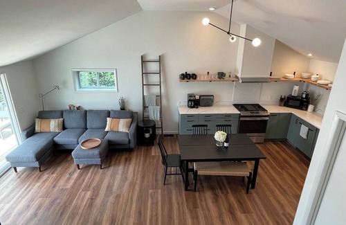 Dundee Casa | Swim, Sip, and Stay Awhile at this Beautiful Keuka Lake Retreat!