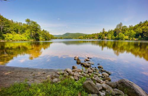 Ludlow Casa | Swim, Ski and Sip Lakefront Retreat in Plymouth