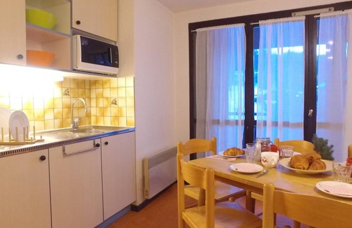 Saint-Leger-les-Melezes Apartamento | Swimming pool, sauna, hammam, parking, tv, ski locker, 25m², Saint-Léger-les-Mélèzes