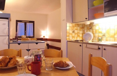 Saint-Leger-les-Melezes Apartamento | Swimming pool, sauna, hammam, parking, tv, ski locker, 25m², Saint-Léger-les-Mélèzes