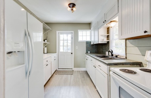 Russellville Casa | Swimmin’ Hole 2 - lakefront getaway with back porch living, dock & boat launch