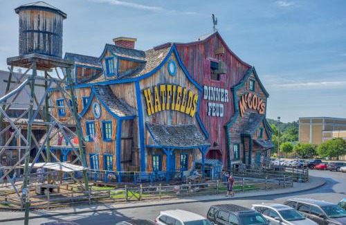 Seymour Casa | Swimming in the Smokies by American Patriot Getaways