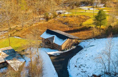 Seymour Casa | Swimming in the Smokies by American Patriot Getaways