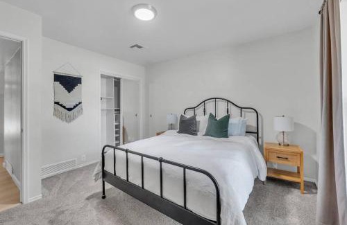 Camelback East Casa | Swimming Pool Full Kitchen W&D 10 Min To Airport