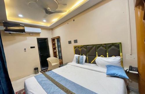 Puri Hotel | SWIMMING POOL HOTEL SHIVEE ! VARANASI - Near Kashi Vishwanath Temple & Ganga Ghat
