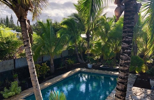 Keaau Casa | Piscina, plataforma de observación y palmeras