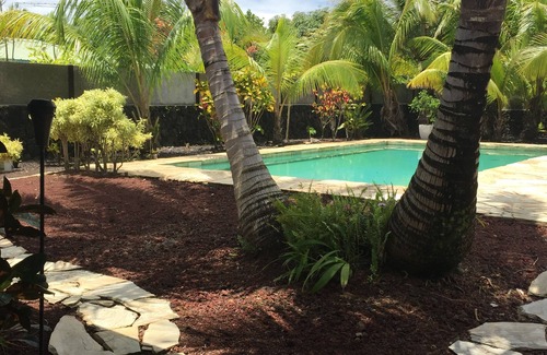 Keaau Casa | Piscina, plataforma de observación y palmeras