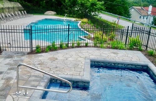 Mont-Tremblant Village Apartamento | Swimming Pool Spa - Condo Mont Tremblant