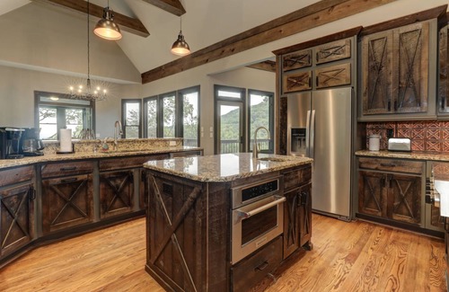 Big Canoe Casa | Swimming Pool, Steamy Hot Tub, Home Theater, Sunroom, Game Room & Community Extras - Red Fox Manor