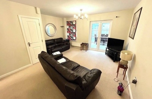 Swindon Casa | Swindon Cozy Central Home with Free Parking!