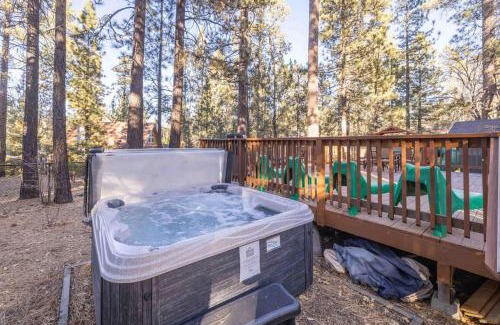 Summit Estates Casa | Swiss Bliss- Mountains, Pet Friendly and Jacuzzi