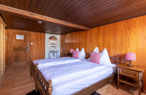 Merlischachen Casa | Swiss-Chalet Merlischachen - Historik Chalet-Hotel Lodge