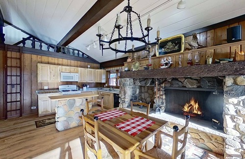 Conover Chalet De Esquí | Swiss Chalet/waterfront