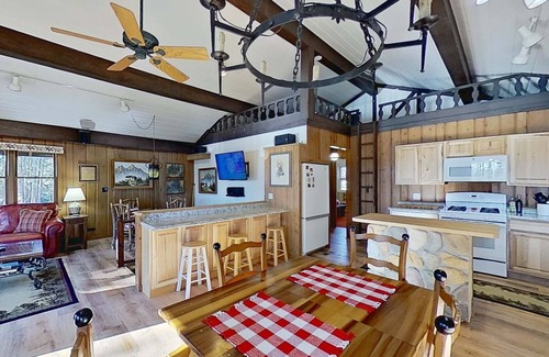 Conover Chalet De Esquí | Swiss Chalet/waterfront