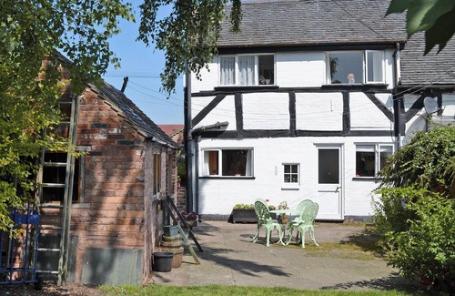 King's Bromley Cabaña | Swiss Cottage - E5375