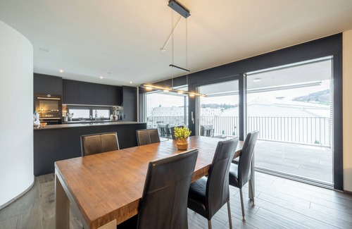 Menziken Casa | Swiss Living | High-Tech Kitchen, 1G WiFi, Balcony
