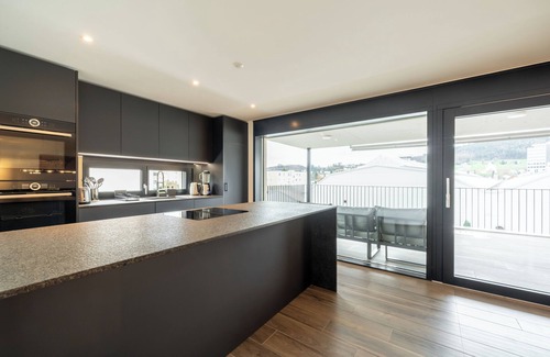 Menziken Casa | Swiss Living | High-Tech Kitchen, 1G WiFi, Balcony