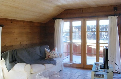 Aschau im Chiemgau Casa | Swiss stone pine vacation home with sauna, large terrace and fenced garden