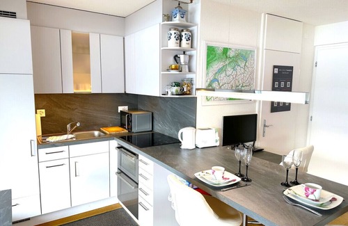 Oberhofen am Thunersee Condominio | SwissHut Stunning Views Alps & Lake - Apart. Oberländer