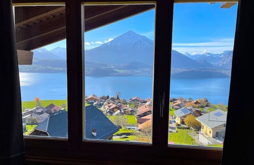 Sigriswil Apartamento | SwissHut Stunning Views Alps & Lake - Apart. Molly