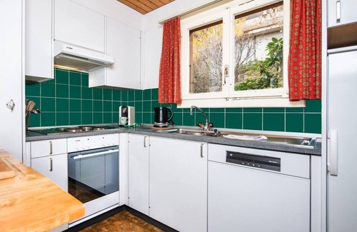Aeschlen ob Gunten Apartamento | SwissHut Stunning Views Alps & Lake - Apart. Lena Up