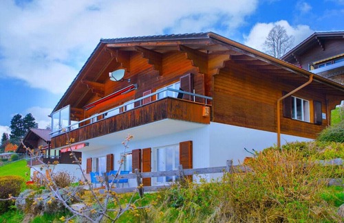 Aeschlen ob Gunten Apartamento | SwissHut Stunning Views Alps & Lake - Apart. Lena Up