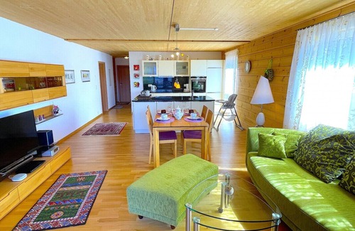 Sigriswil Apartamento | SwissHut Stunning Views Alps & Lake - Apart. Felden