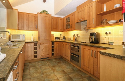 Llanrhychwyn Cabaña | SWN Y COED, pet friendly, character holiday cottage in Llanrwst