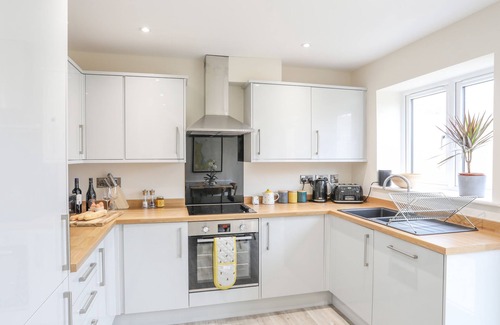 Holyhead Casa | SWN Y NANT, pet friendly, character holiday cottage in Holyhead
