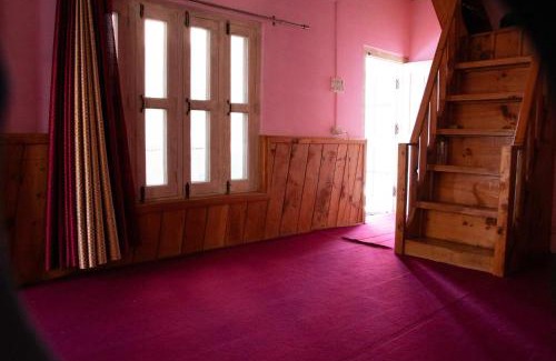Chakrata Casa | Syanaik Adiyan House