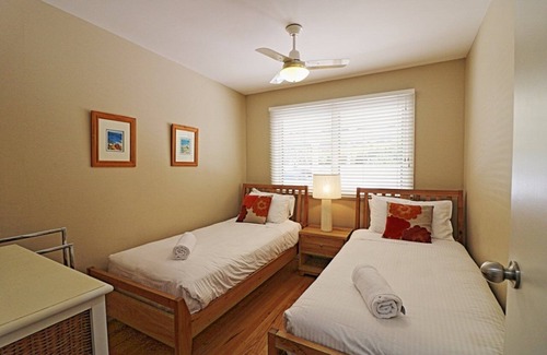 Merimbula Cabina | Sybella - 4 bedroom option (Ocean views with a pool)