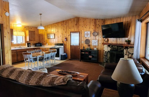 Pinetop-Lakeside Cabina | Sycamore Cabin at Lazy Oaks Resort