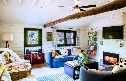 Lake Harmony Casa | Sycamore Camp - Historic Log Cabin Reimagined