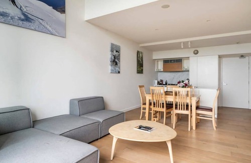 Crows Nest Apartamento | Sydney Urban Oasis Balcony Views and BBQ