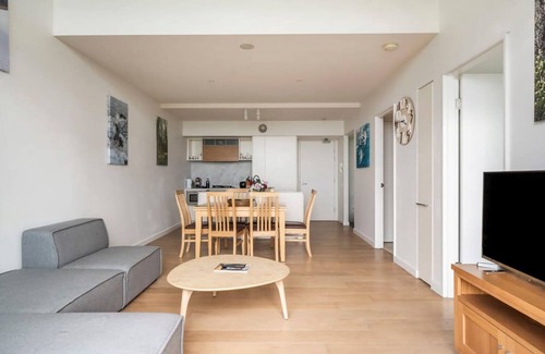 Crows Nest Apartamento | Sydney Urban Oasis Balcony Views and BBQ