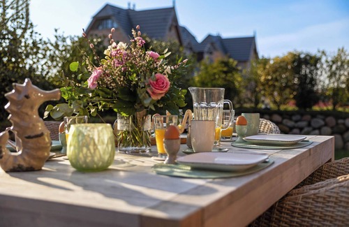 Tinnum Casa | Sylt is a valuable habitat and a soothing vacation spot, a paradisiacal realm of peace and tranquillity.
