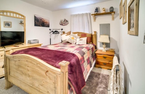 Sylvania Casa | Sylvan Cabin on 73 Acres - Pond On-Site!