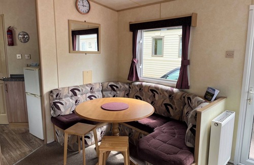 Westbrook Court Cabaña | SYLVAN, family friendly, with a garden in Hay-On-Wye